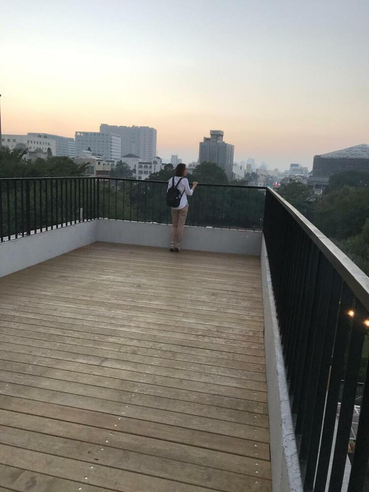 Cao Ji Book Inn Hostel