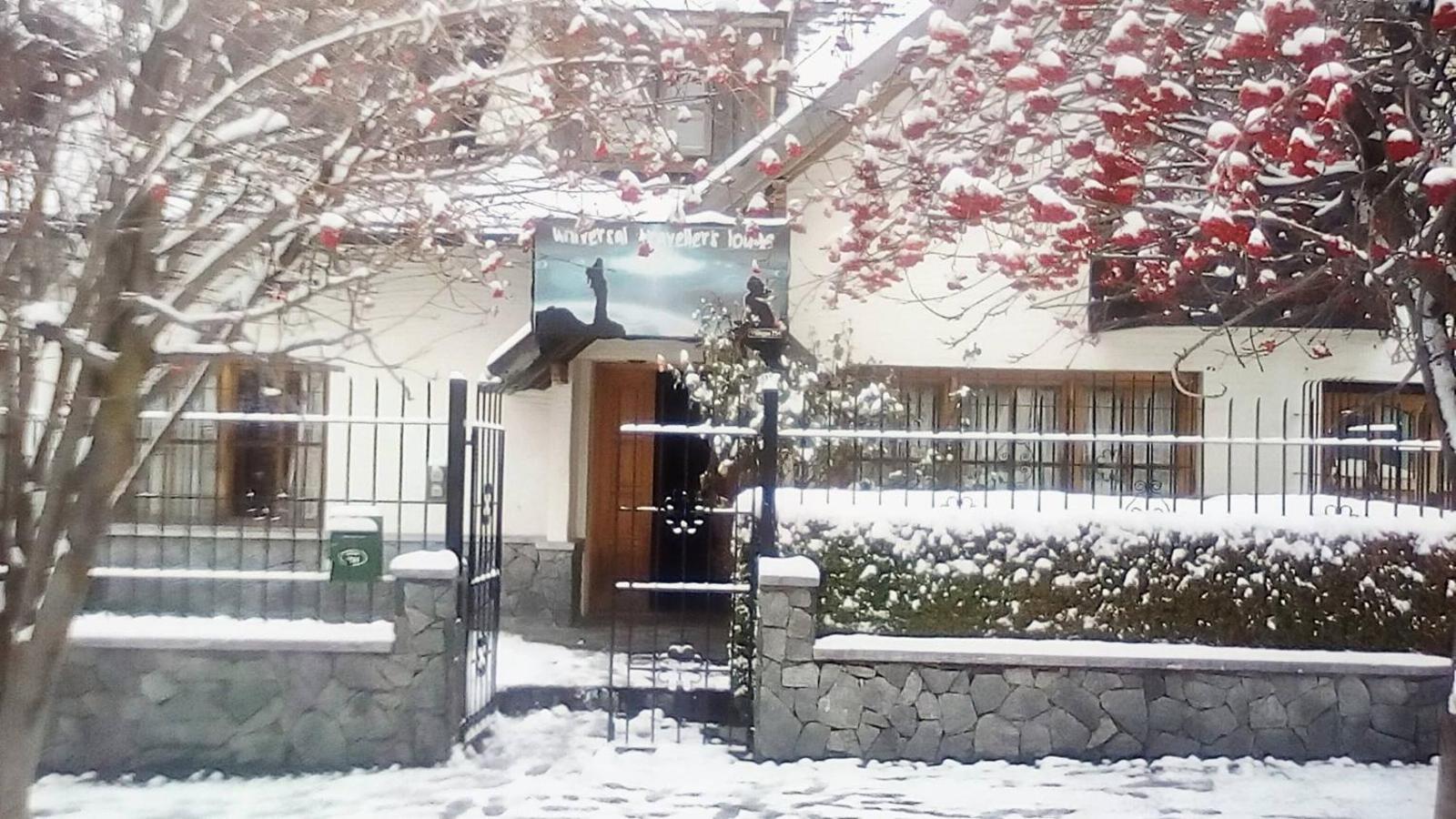 Universal Traveller's Lodge Hostel, Bariloche