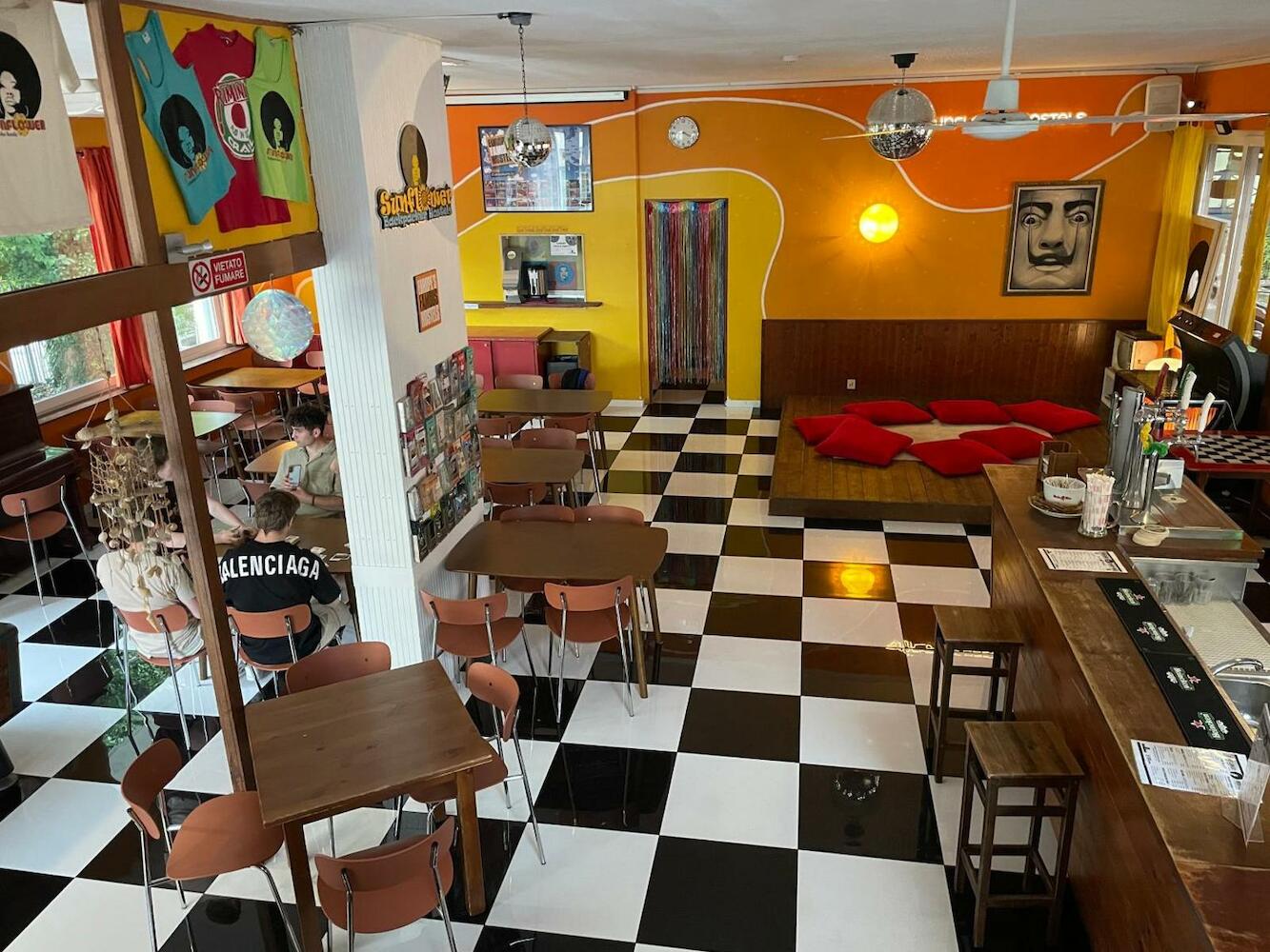 Sunflower Beach Backpacker Hostel, Rimini