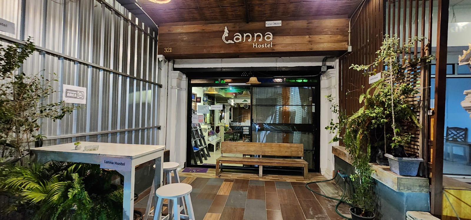 Retro Lanna Hostel