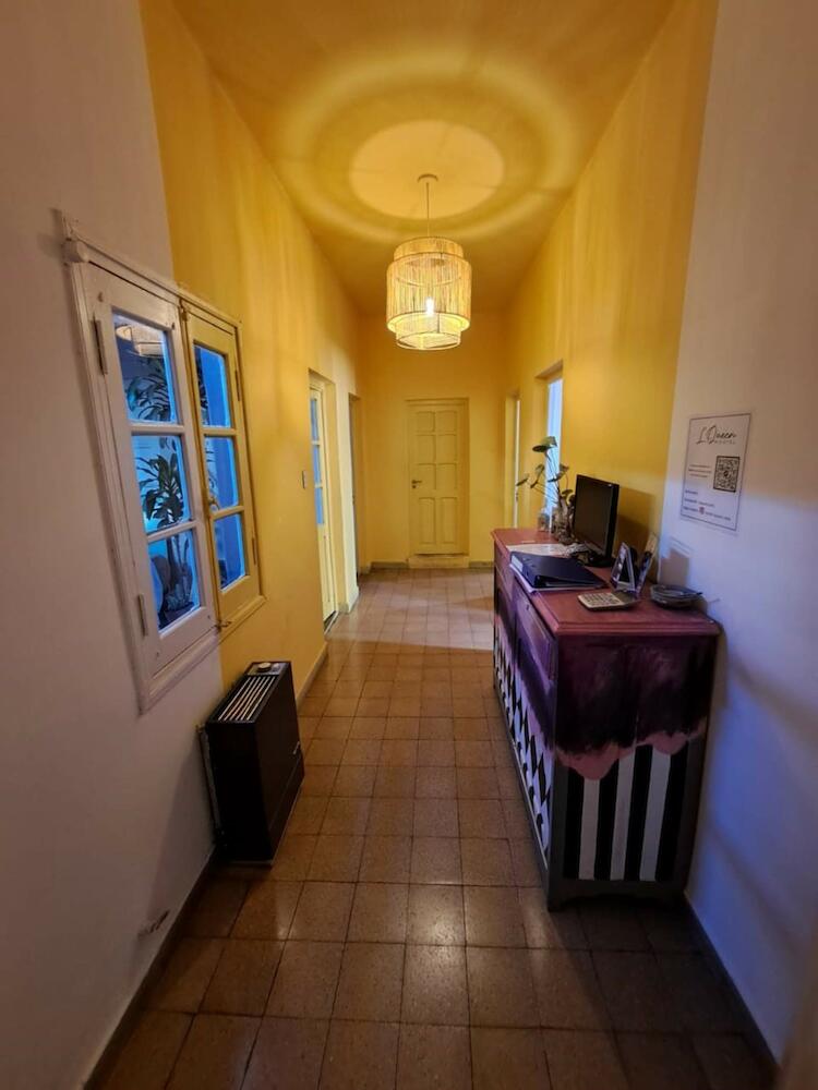 L'queen Hostel 1