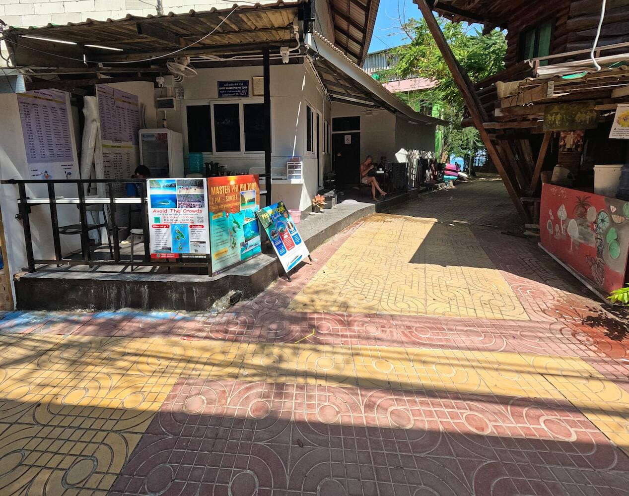 Babyshark Hostel - Loh Dalum Bay, Ko Phi Phi