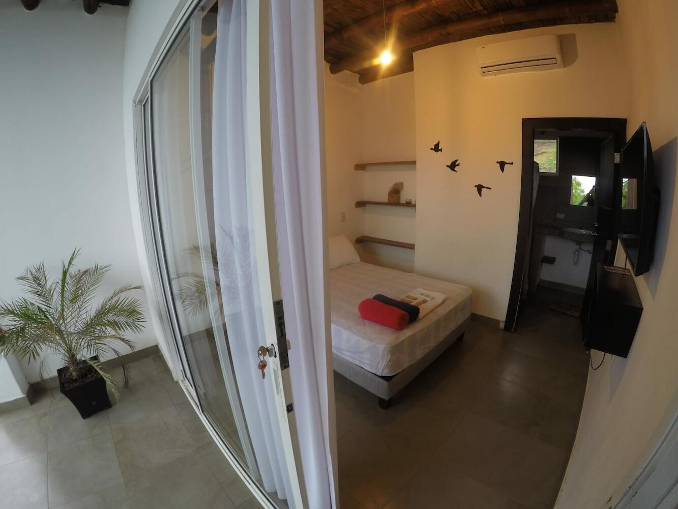 Kiwi Montañita Suites & Apartments, Montañita