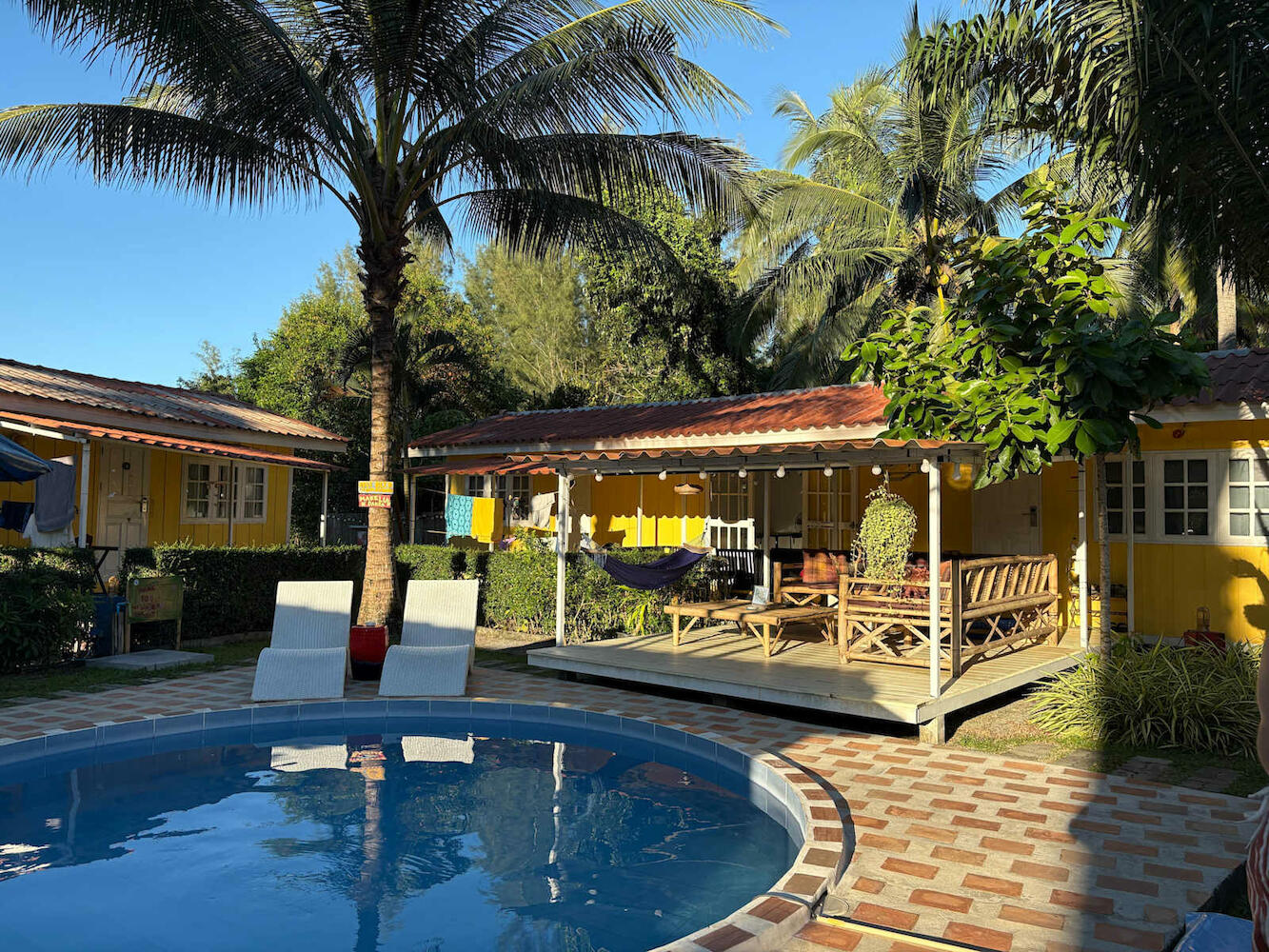 De Bra Hostel, Koh Lanta