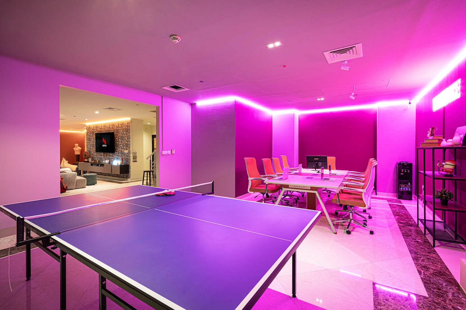 Nowmade Capsule Experience - Cosy Hills JBR Beach