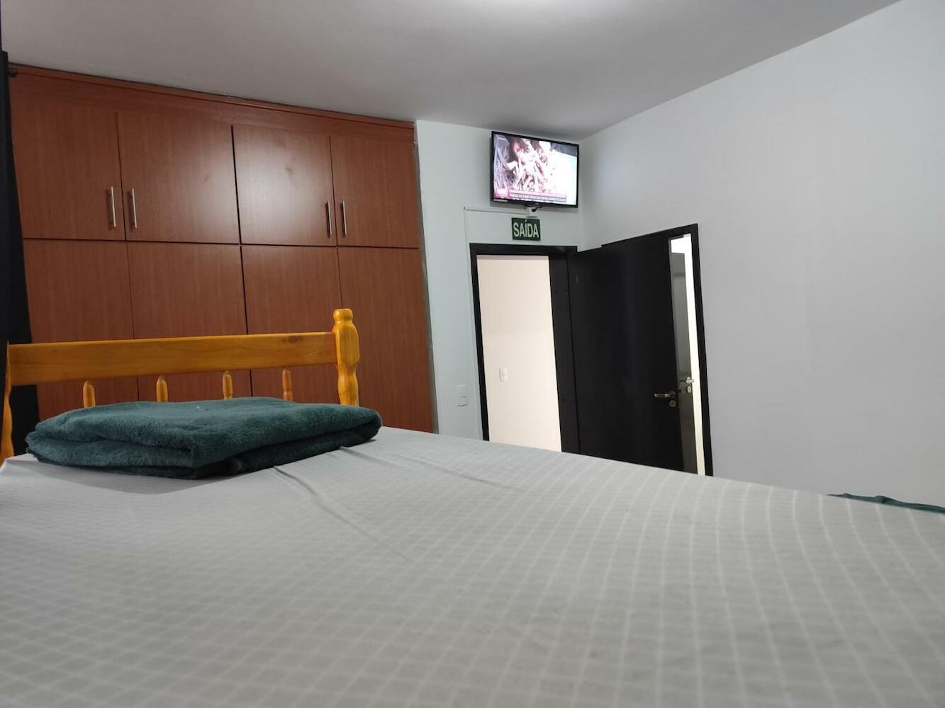 Ferdin Hostel E Pousada
