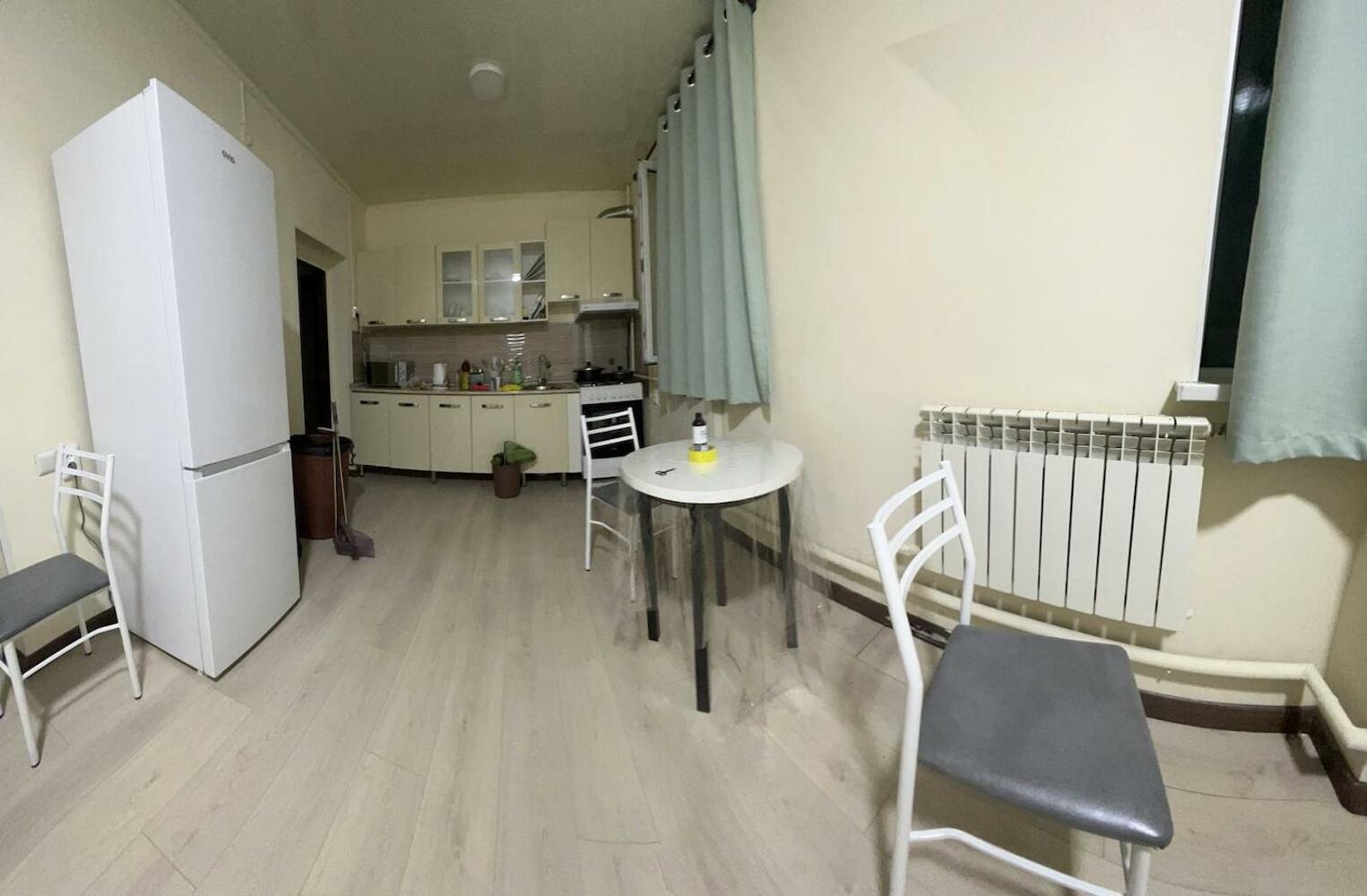 8 hostel, Bishkek