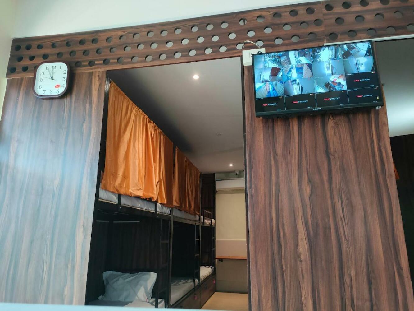 Aafee Cabin Stay & Dormitory, Mumbai