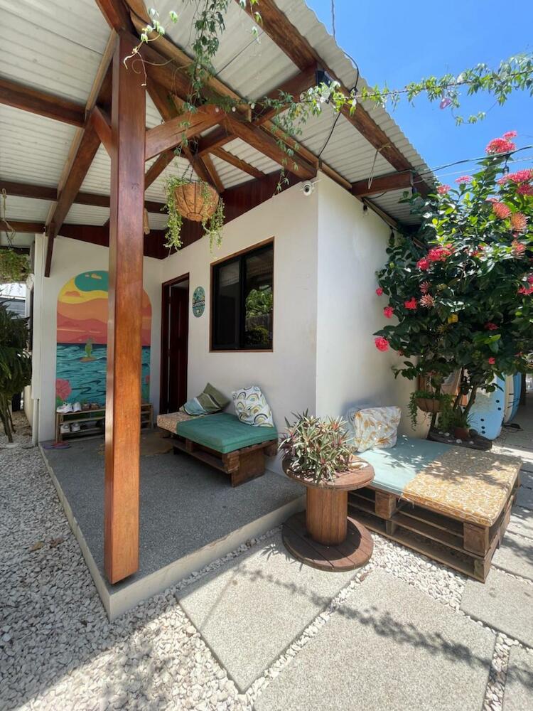 `${city.name} Hostels`