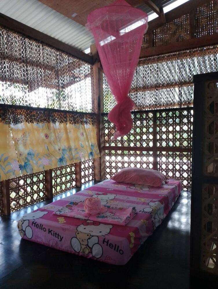 Lhoyjean Garden Hostel, Bohol Island