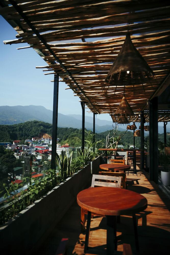 Top Of The Loop Hostel