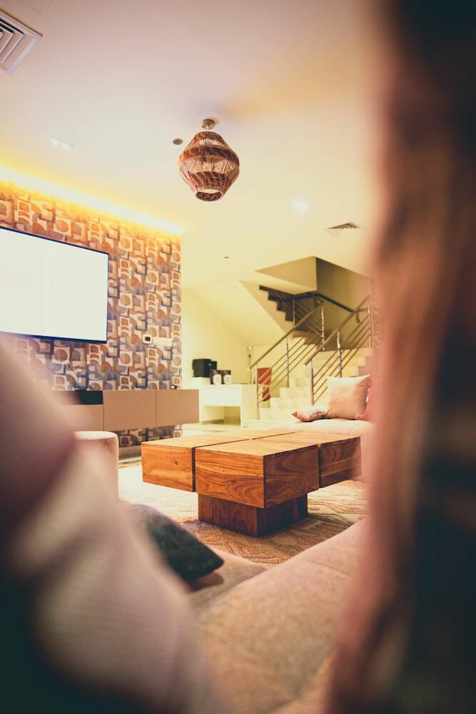 Nowmade Capsule Experience - Cosy Hills JBR Beach