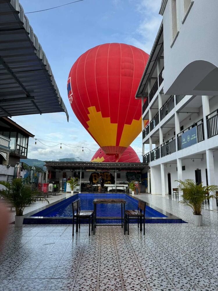 Santi Villa, Vang Vieng