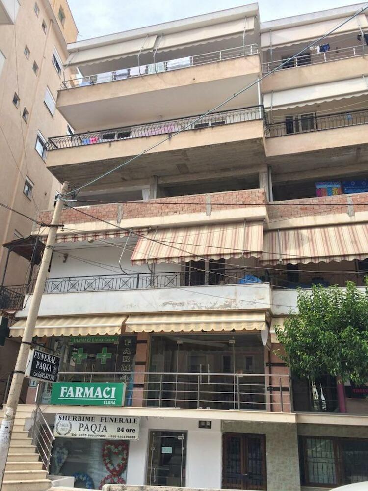Mona's Hostel