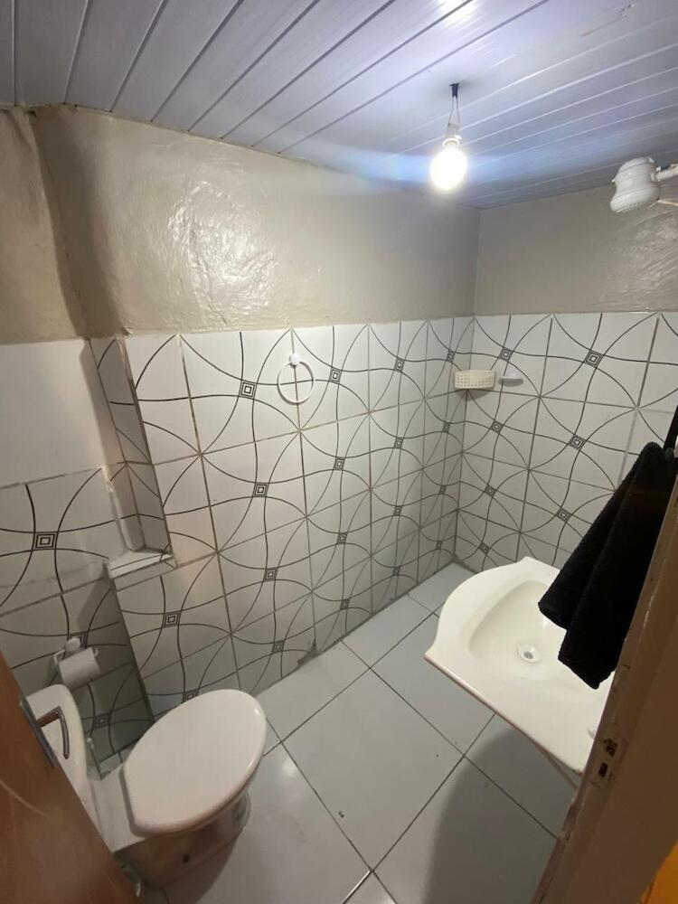 Selah Hostel, Pipa