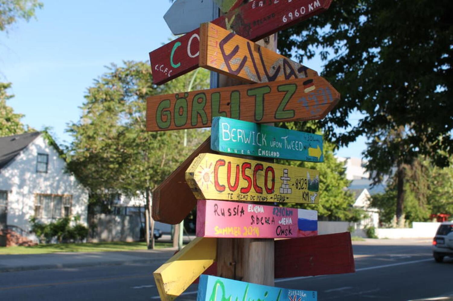 Price Comparison for Kelowna International Hostel in Kelowna (with