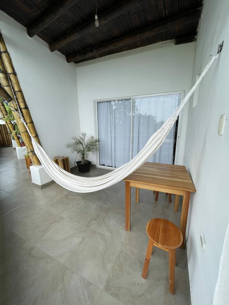 Kiwi Montañita Suites & Apartments, Montañita