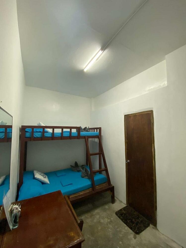 Tres Islas Hostel, General Luna