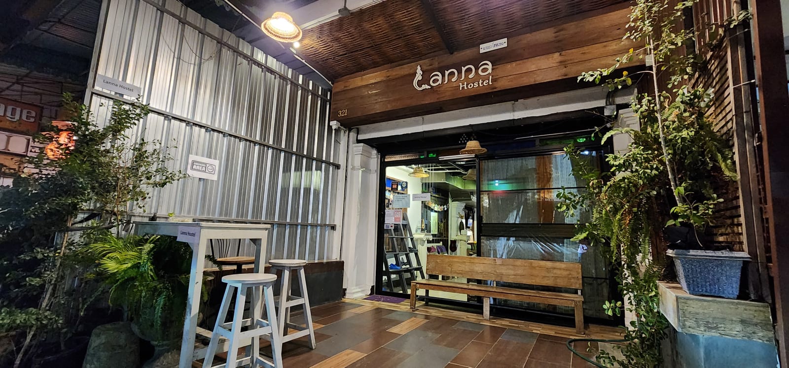 Retro Lanna Hostel