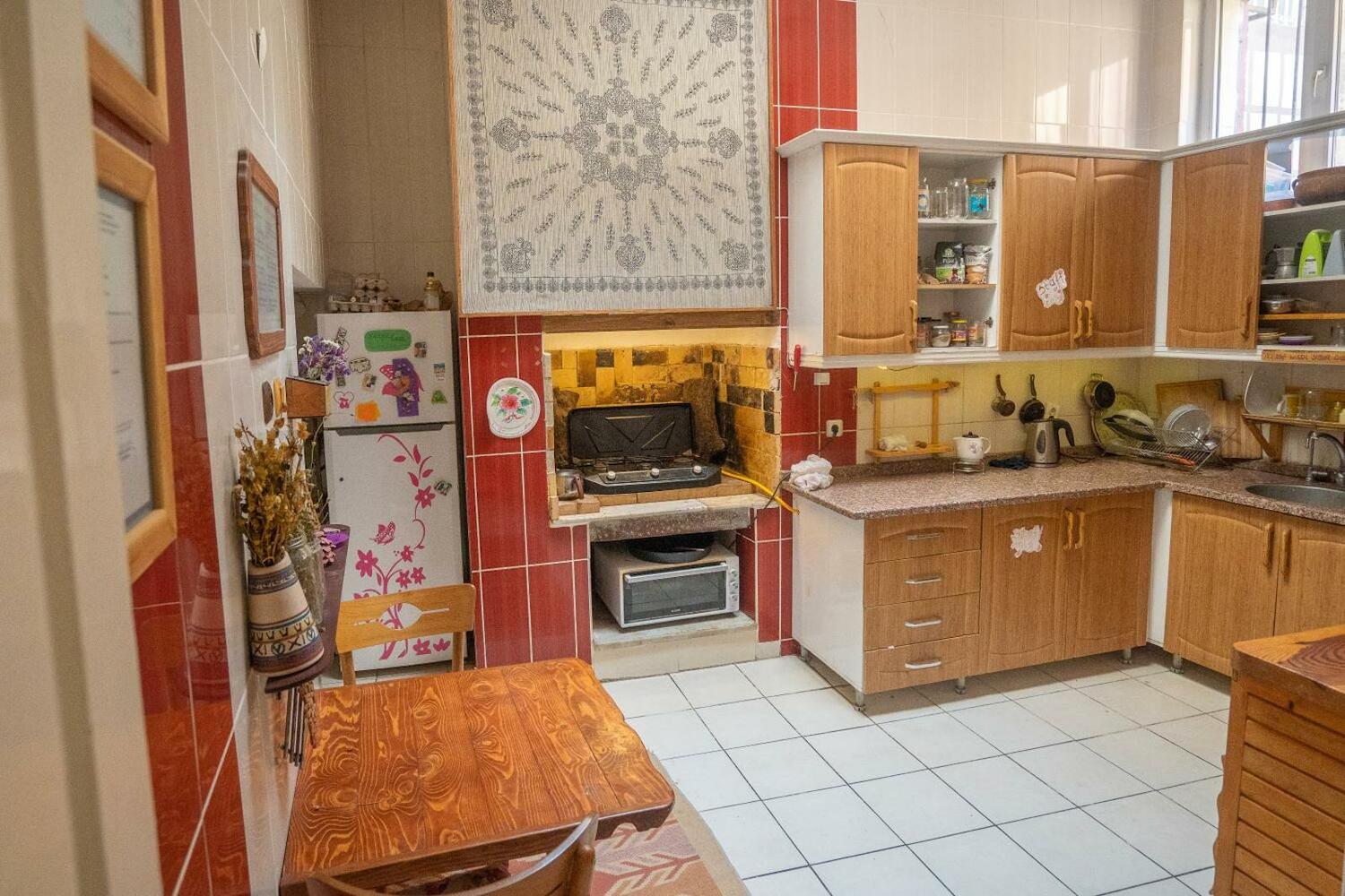 Lotus Garden Hostel, Izmir