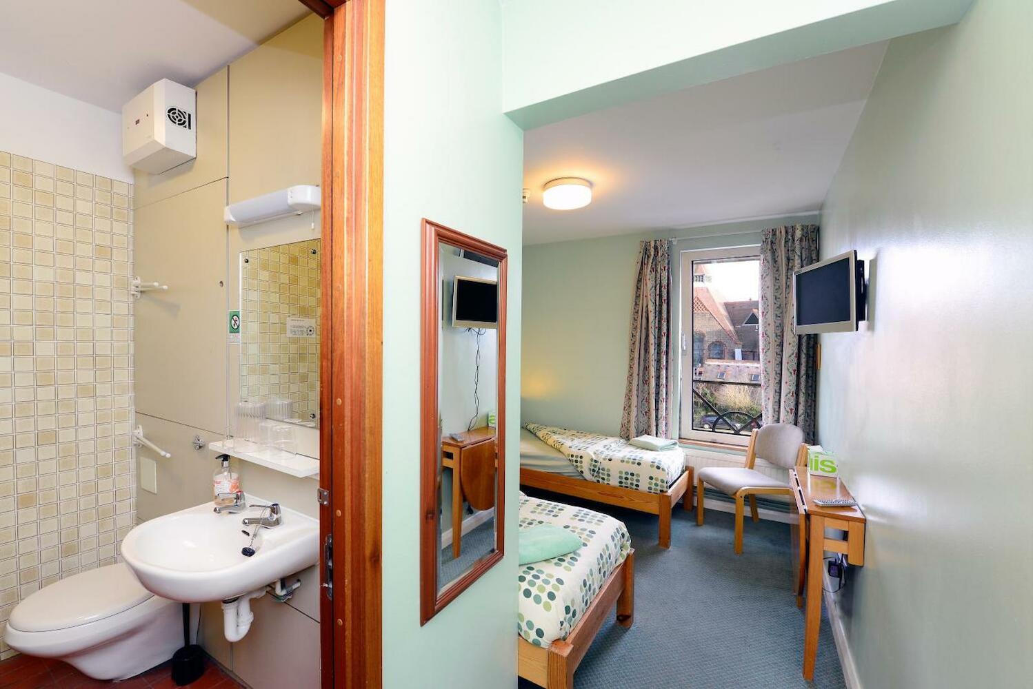 Pax Lodge Hostel