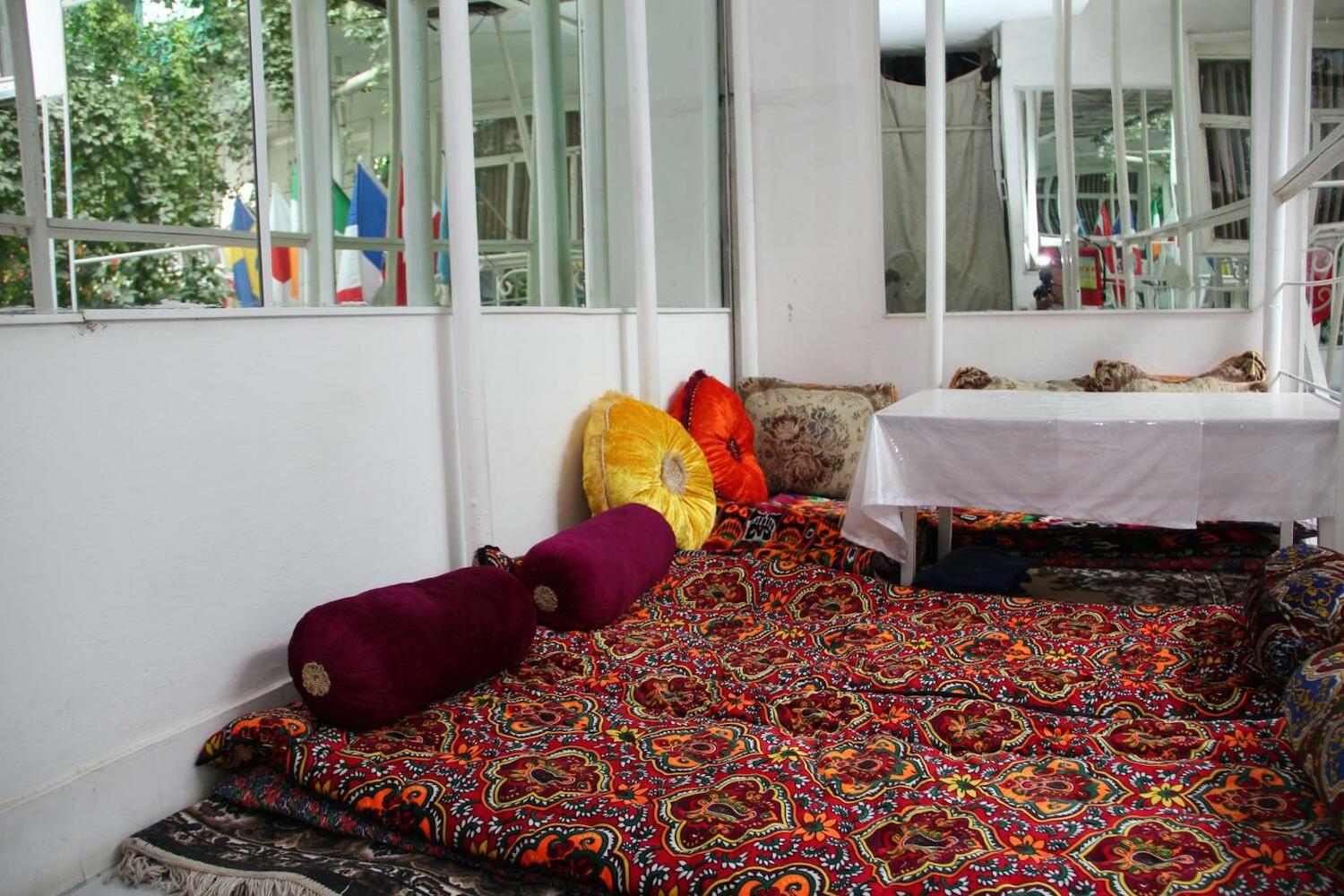 Anvar's Guests, Tashkent