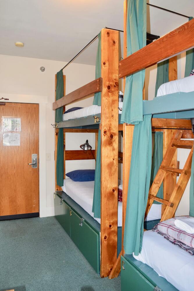 Green Tortoise Hostel, Seattle