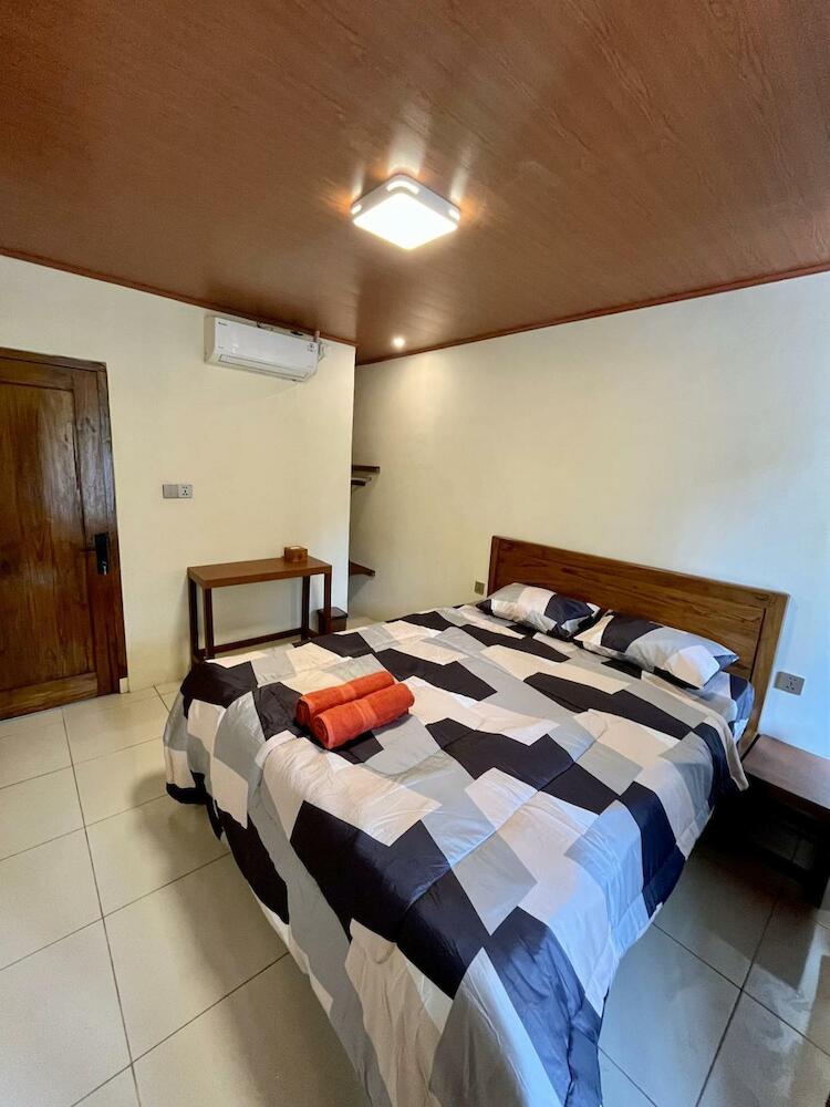 Sleepy Raccoon Hostel, Yogyakarta