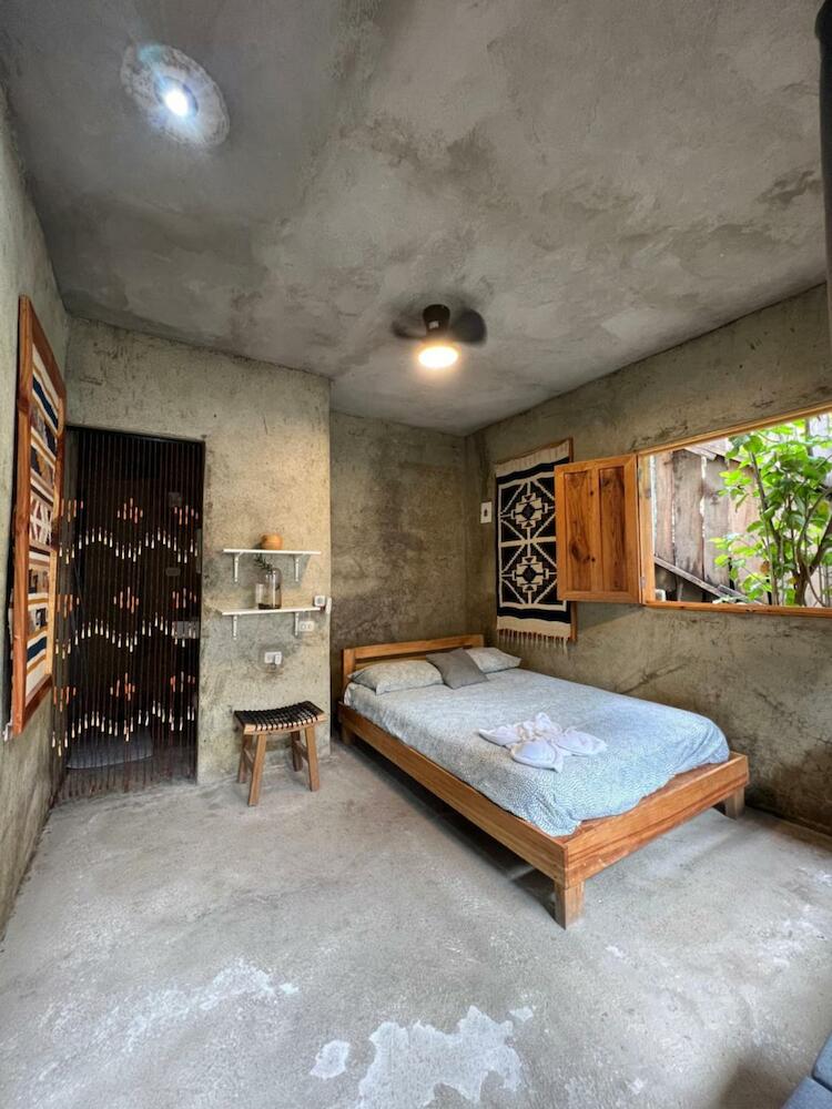 EB5 Escape-Cabin, San Marcos La Laguna