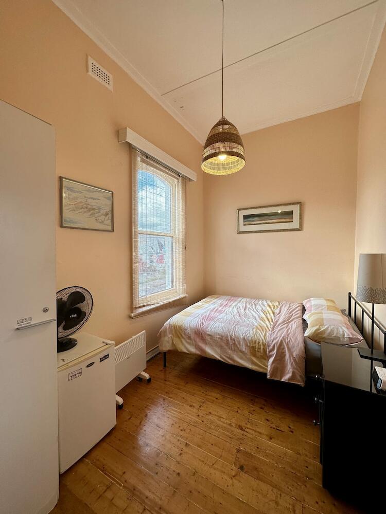 Victoria Hotel Backpackers