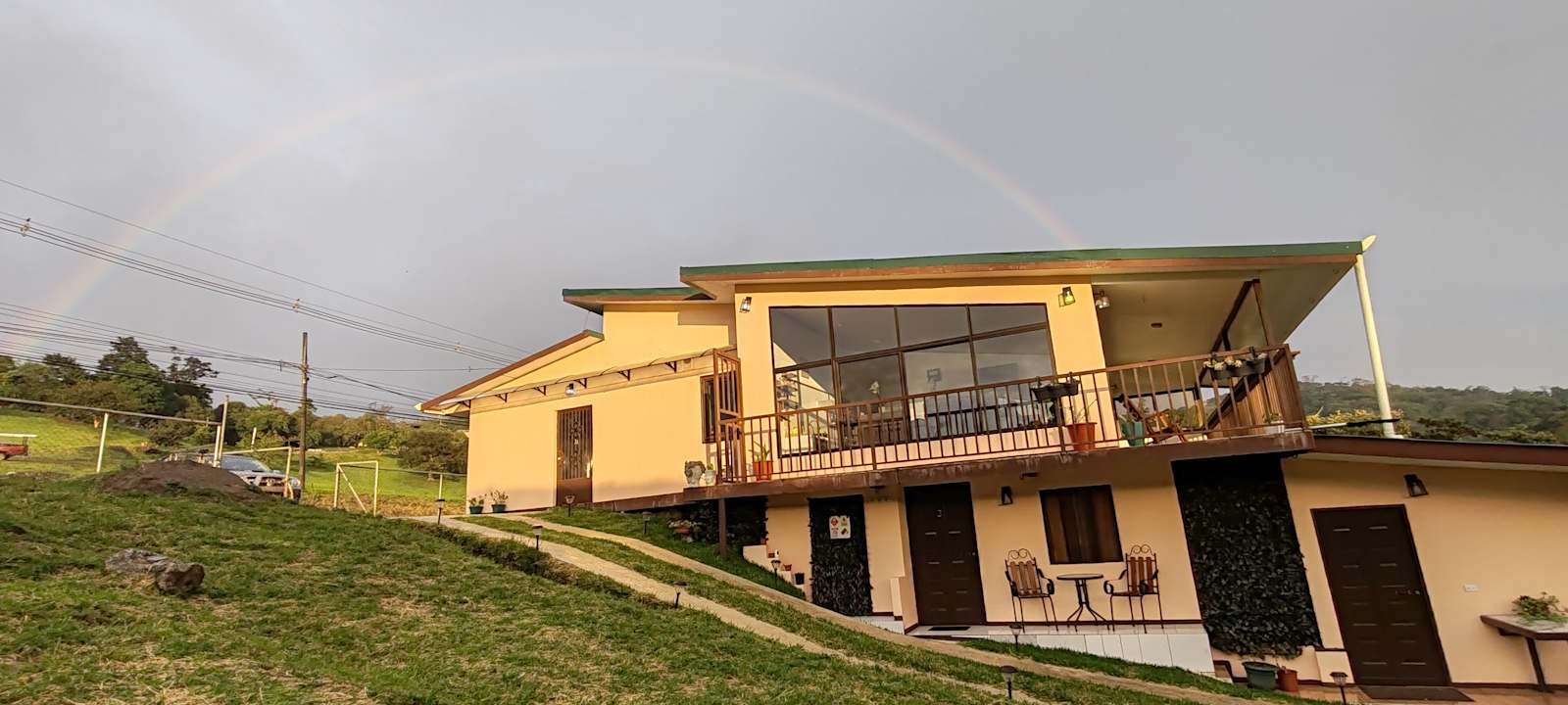Sloth Backpackers Hostel & Bed & Breakfast