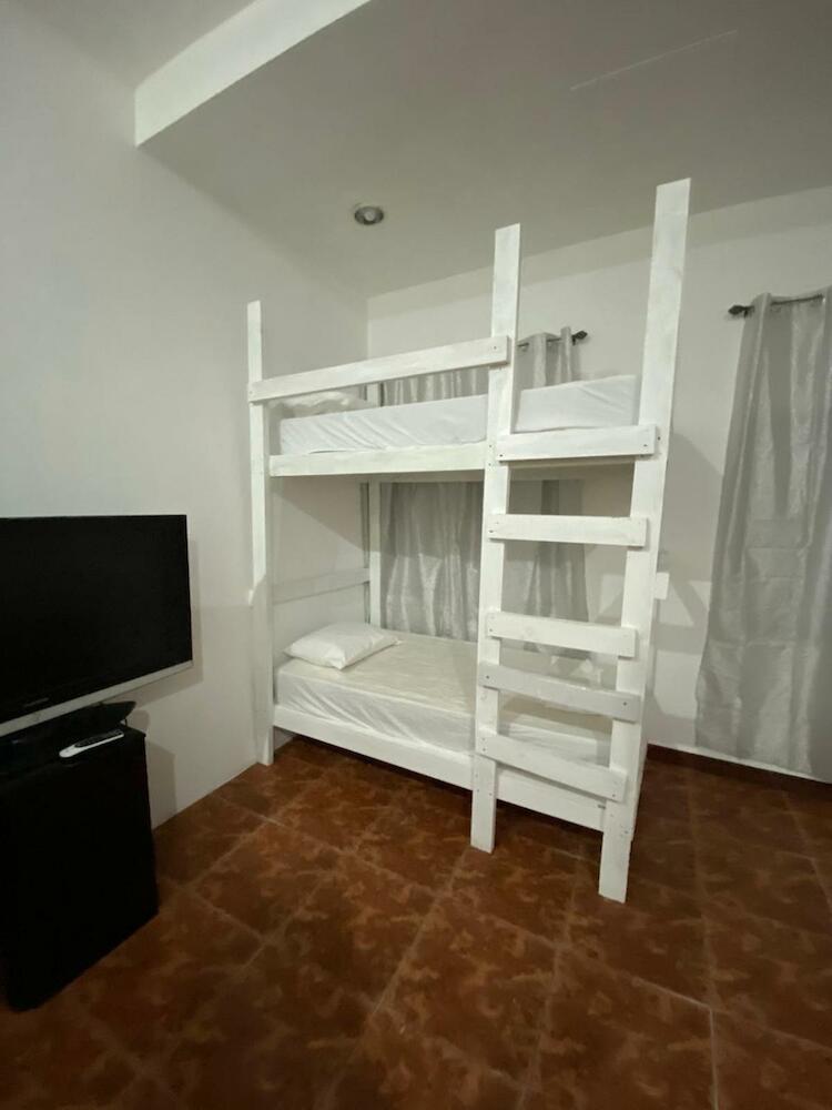 Beach Dorms, San Juan