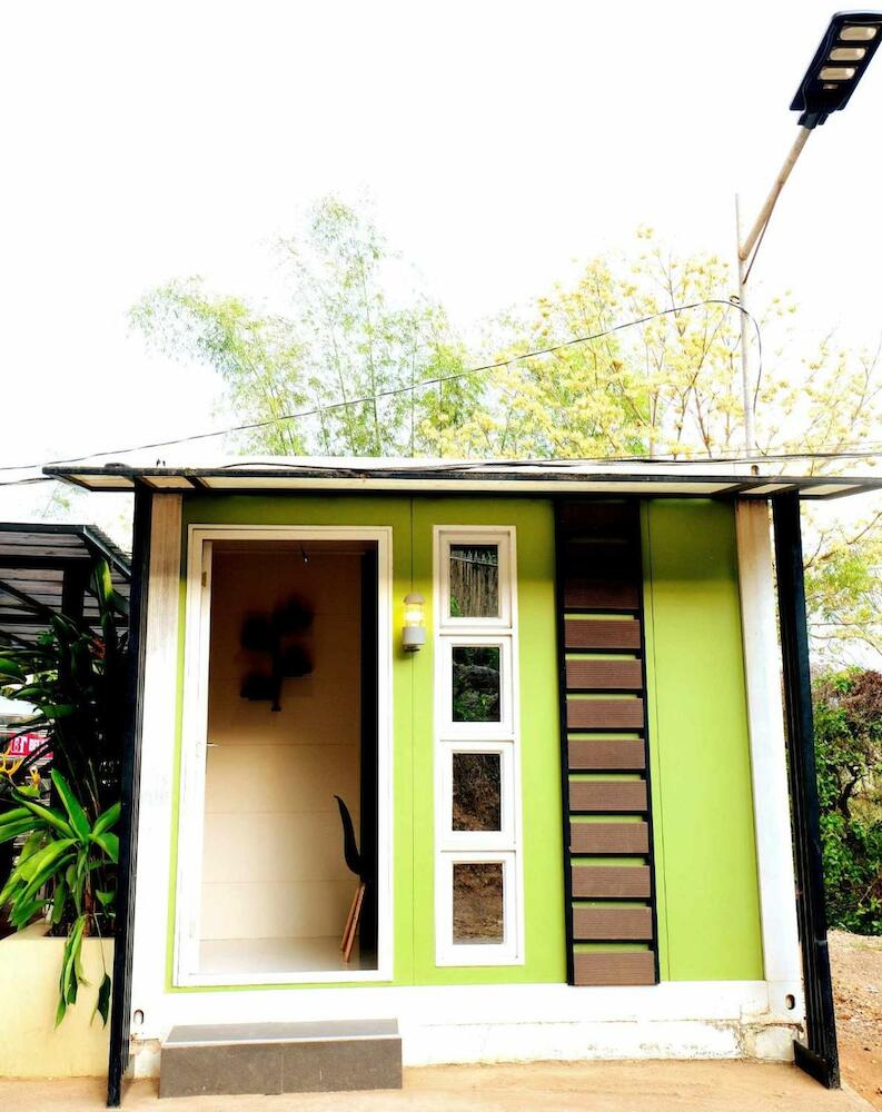 J & J Homestay, Coron