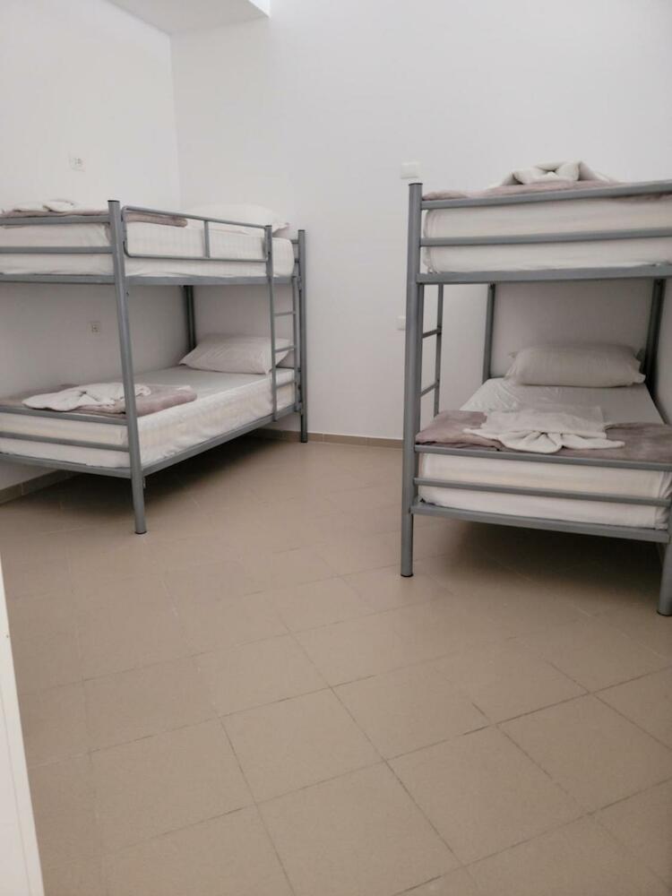Hostel K13, Sarandë