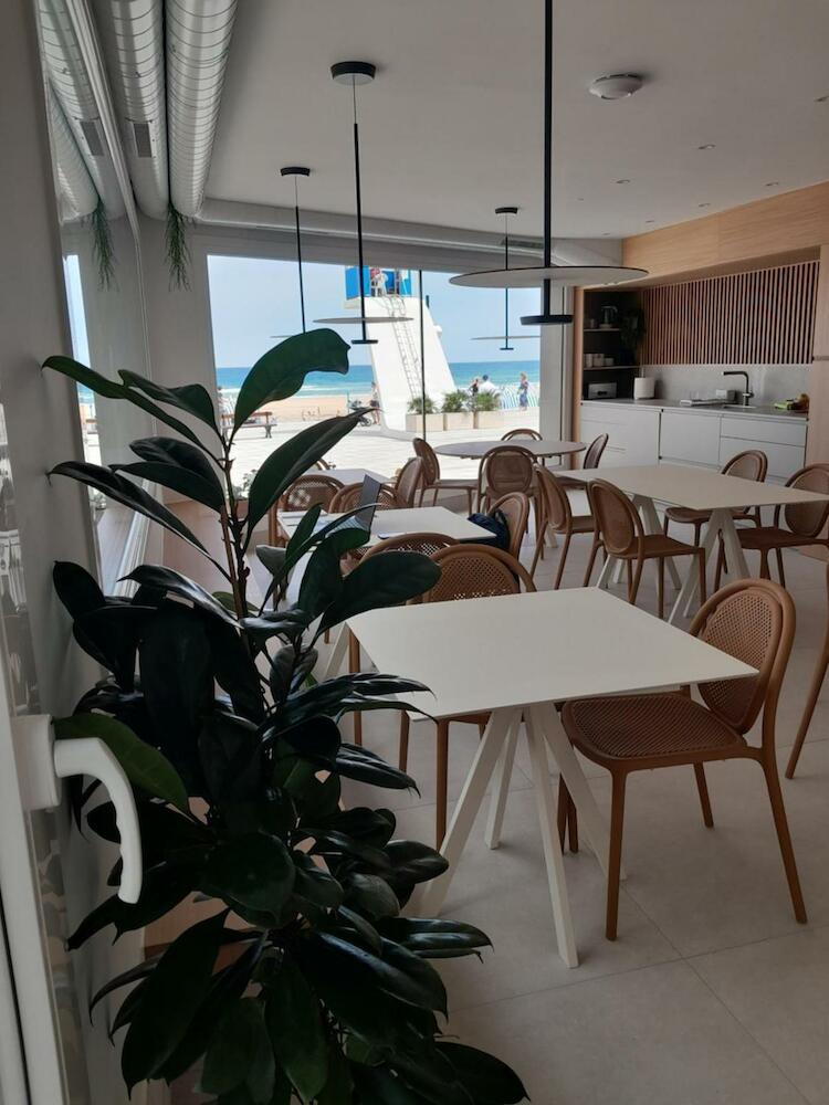 Kein Hostel, Zarautz