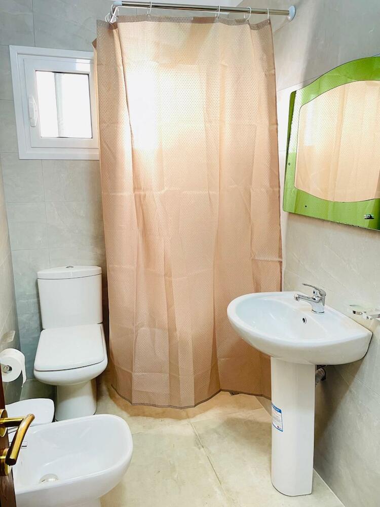 Adriatic Hostel Vlora, Vlorë