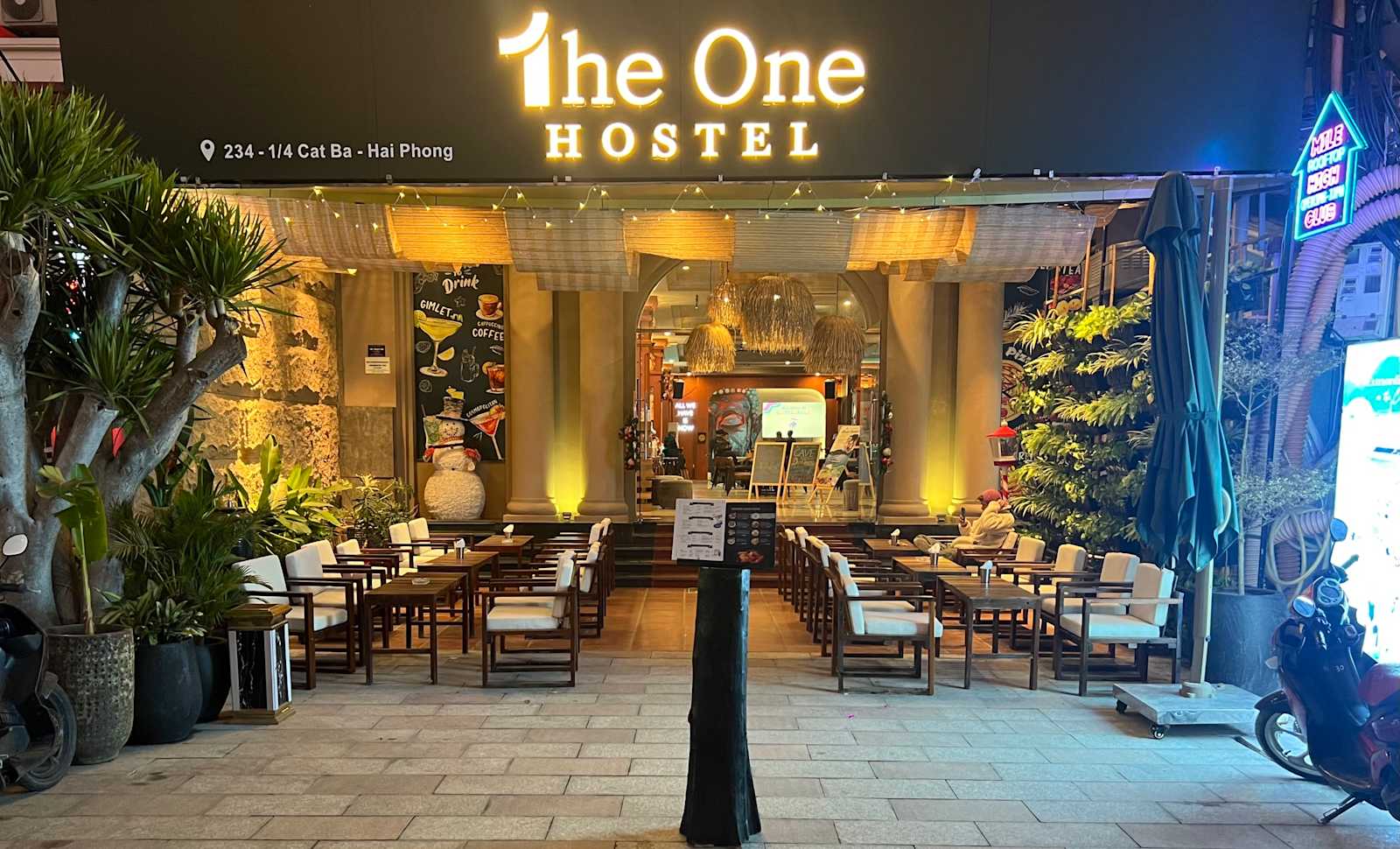 The One Hostel & Rooftop Bar Catba