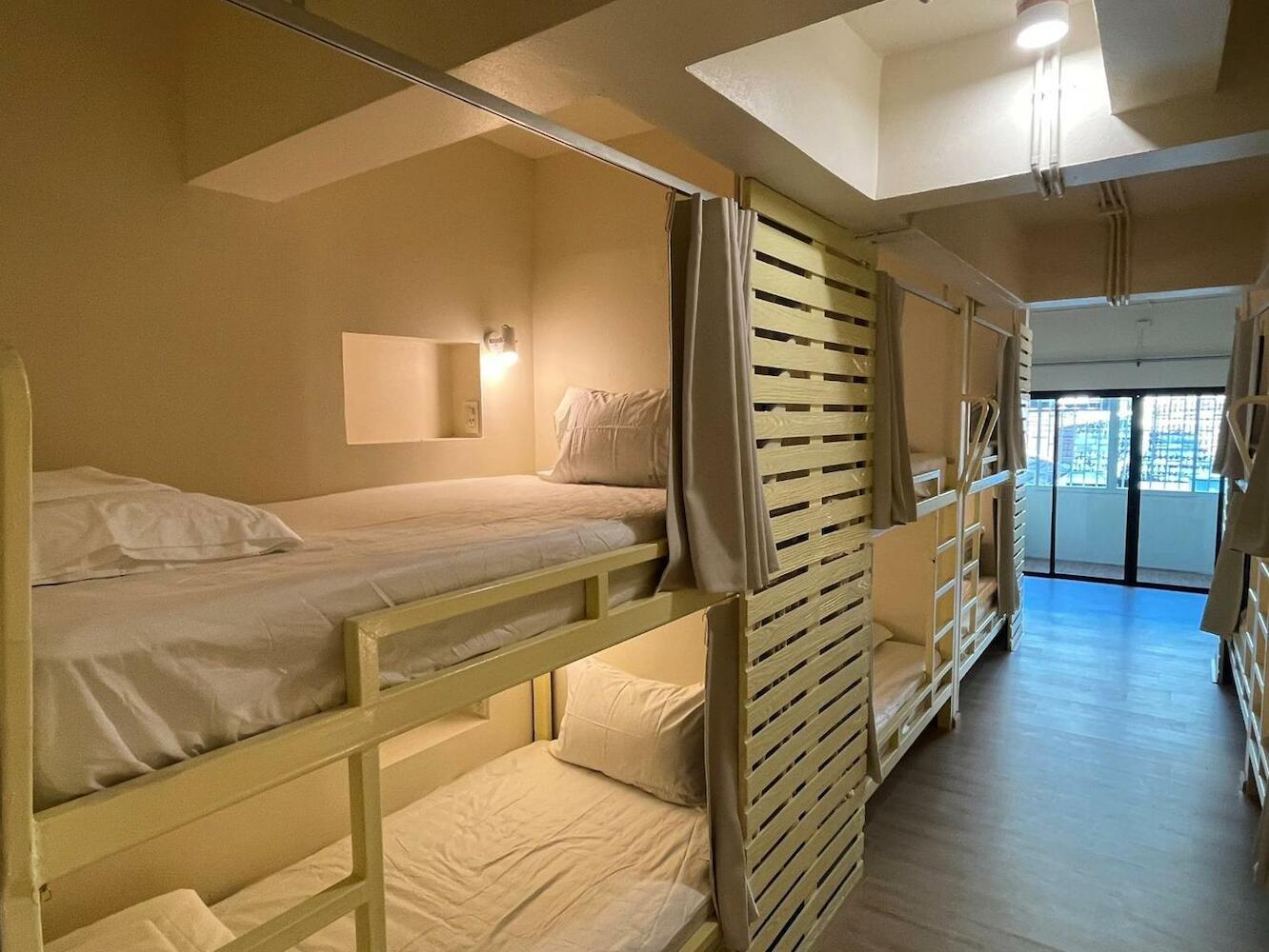 Wonderful Life, Pattaya