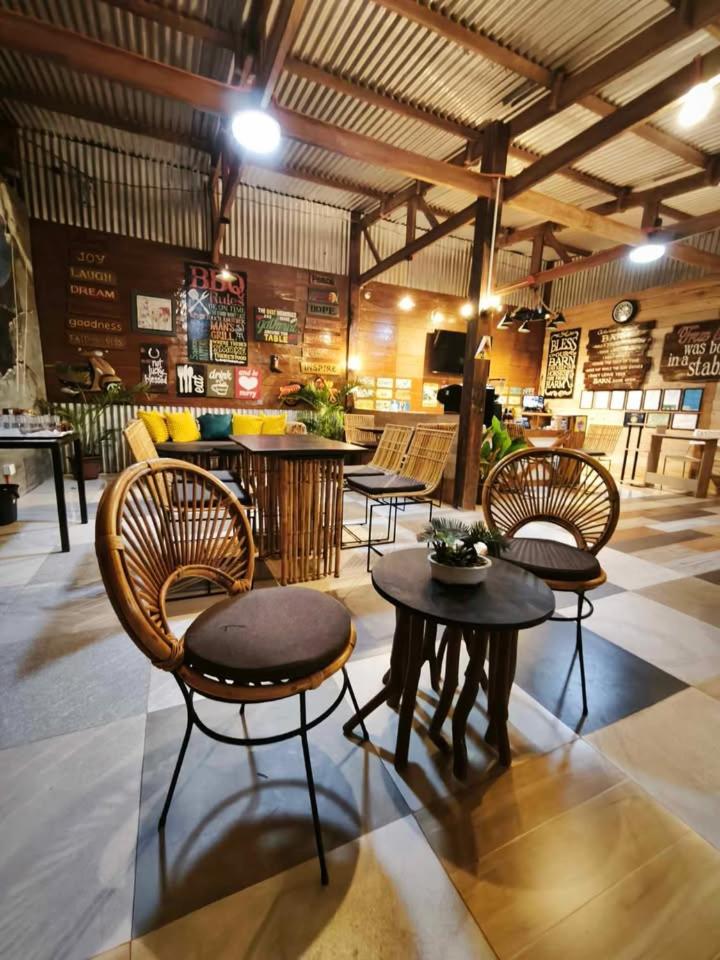 Eyy Hostel, Panglao Island