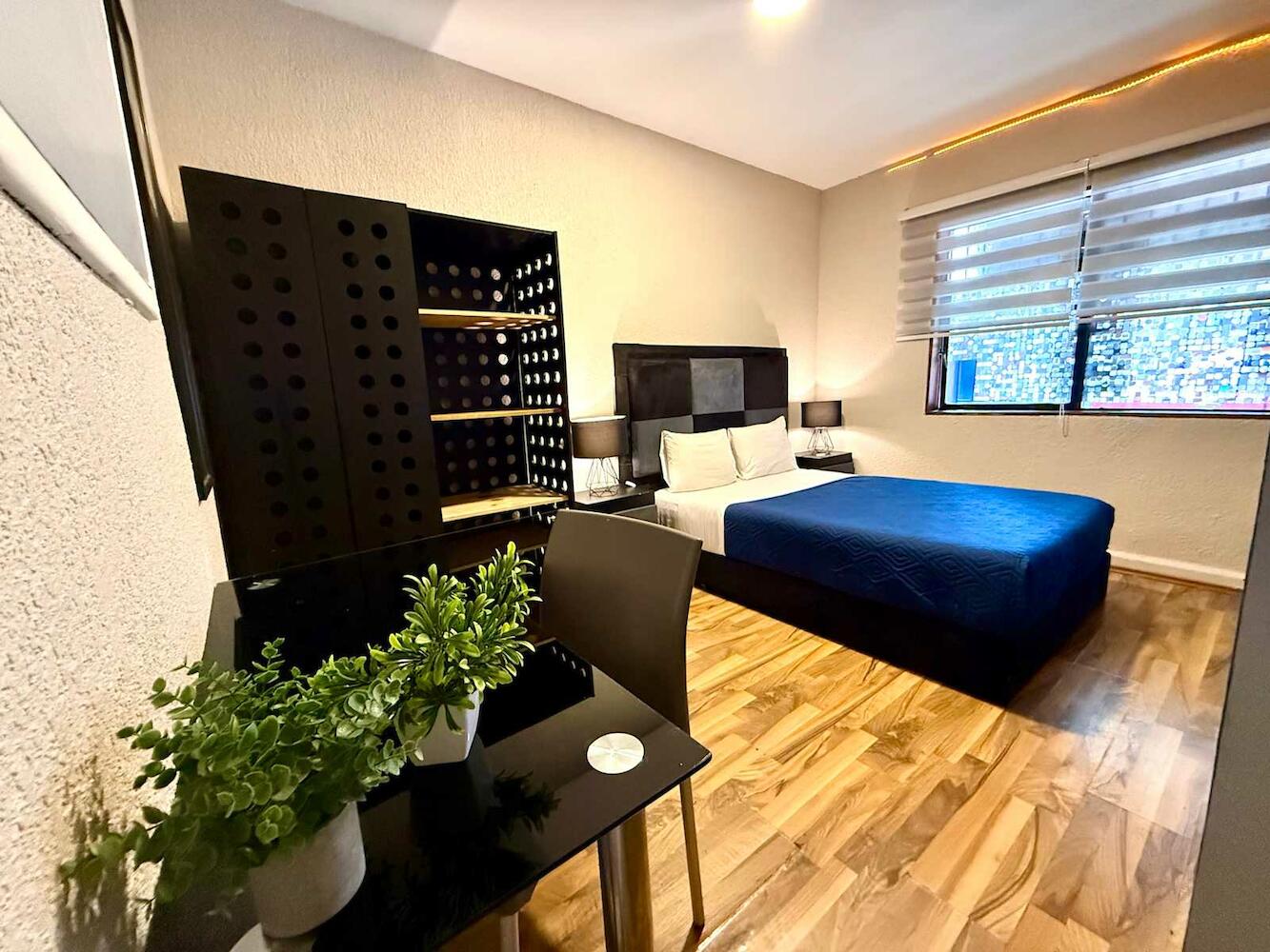 Roomies Hostel Condesa