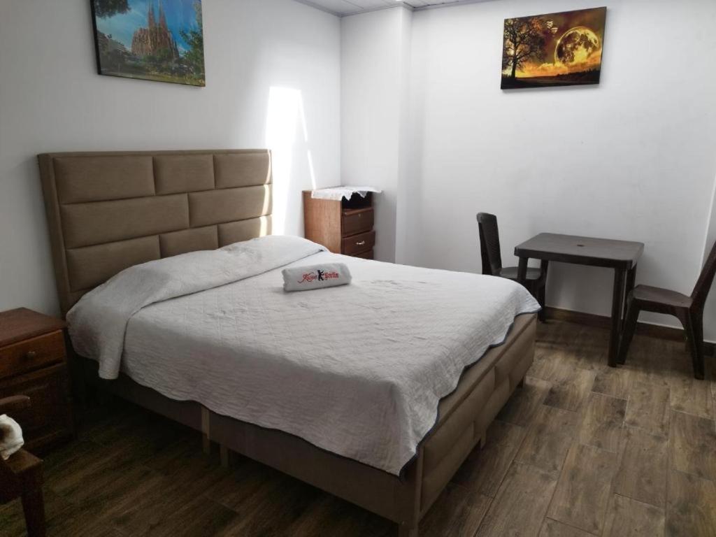 Hostel Berlin, Sucre