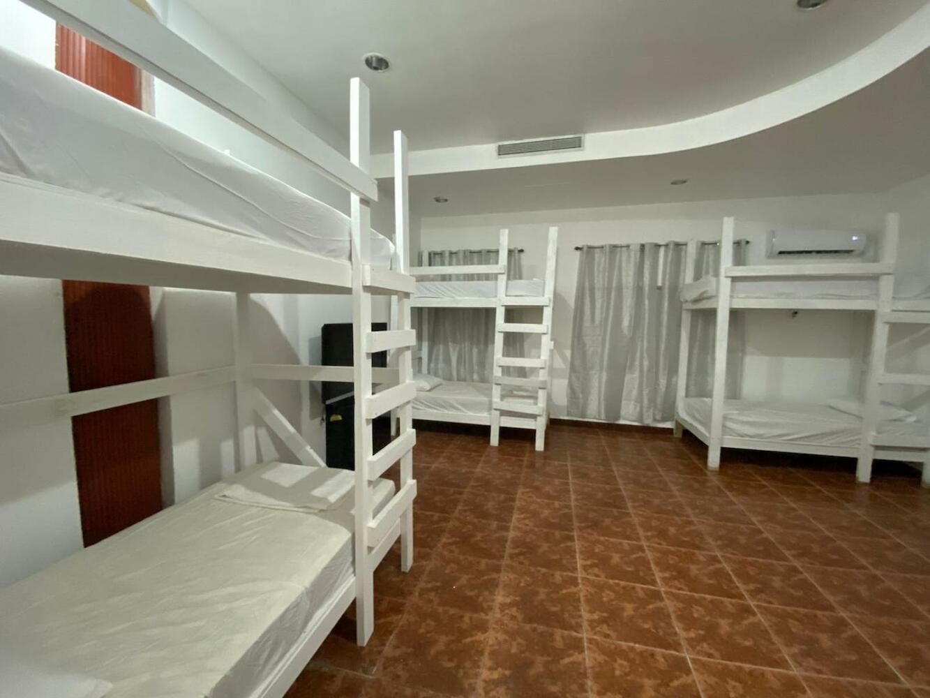 Beach Dorms, San Juan