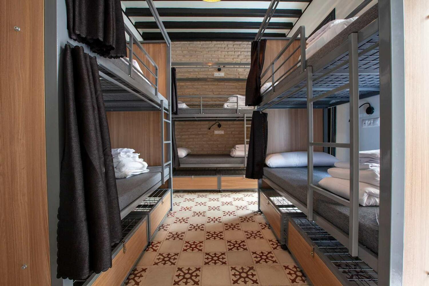 Ibarra Hostel, Seville