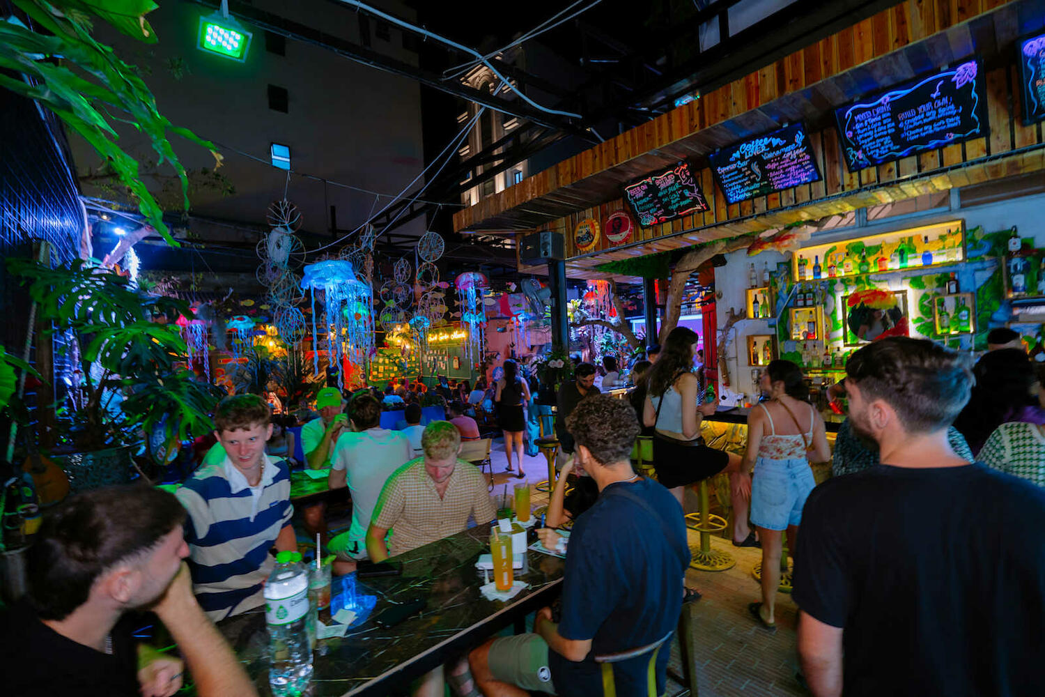 Secret Garden Hostel Cat Ba, Cat Ba Island