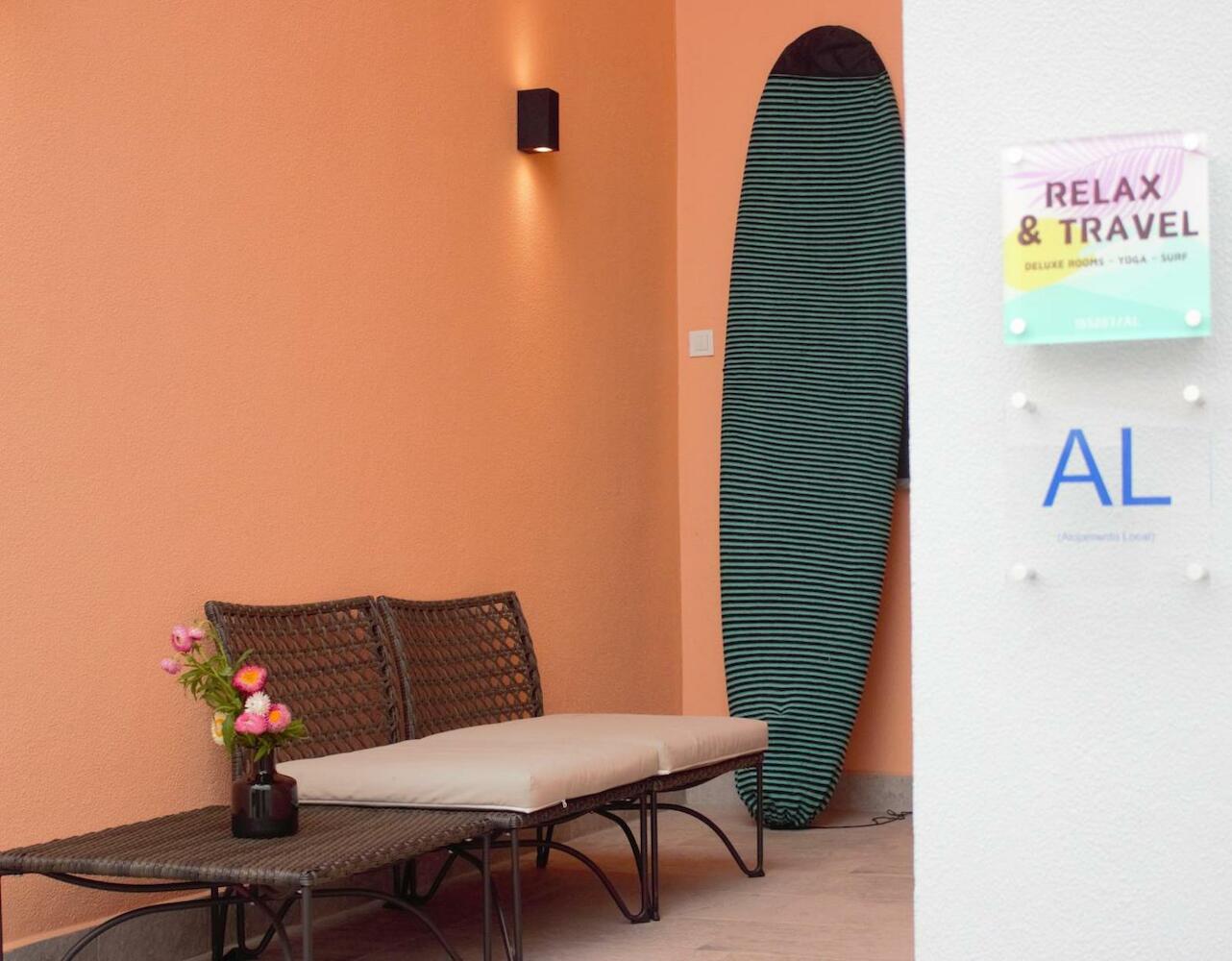 Where to stay in Almada on a budget