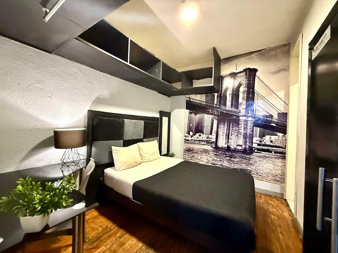 Roomies Hostel Condesa