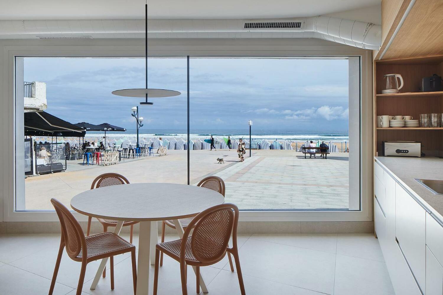 Kein Hostel, Zarautz