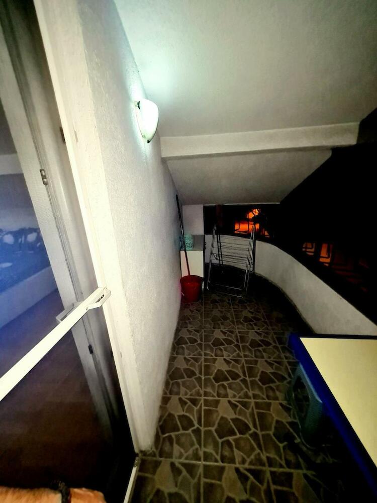 Dm Hostel & Apartments