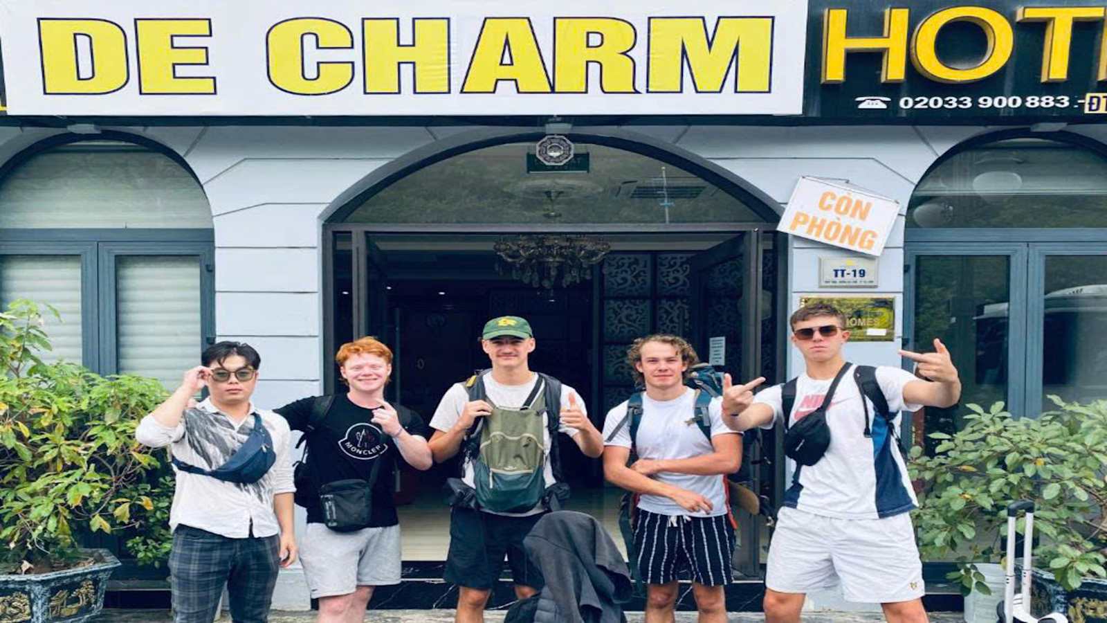 Decharm Hostel, Hạ Long City