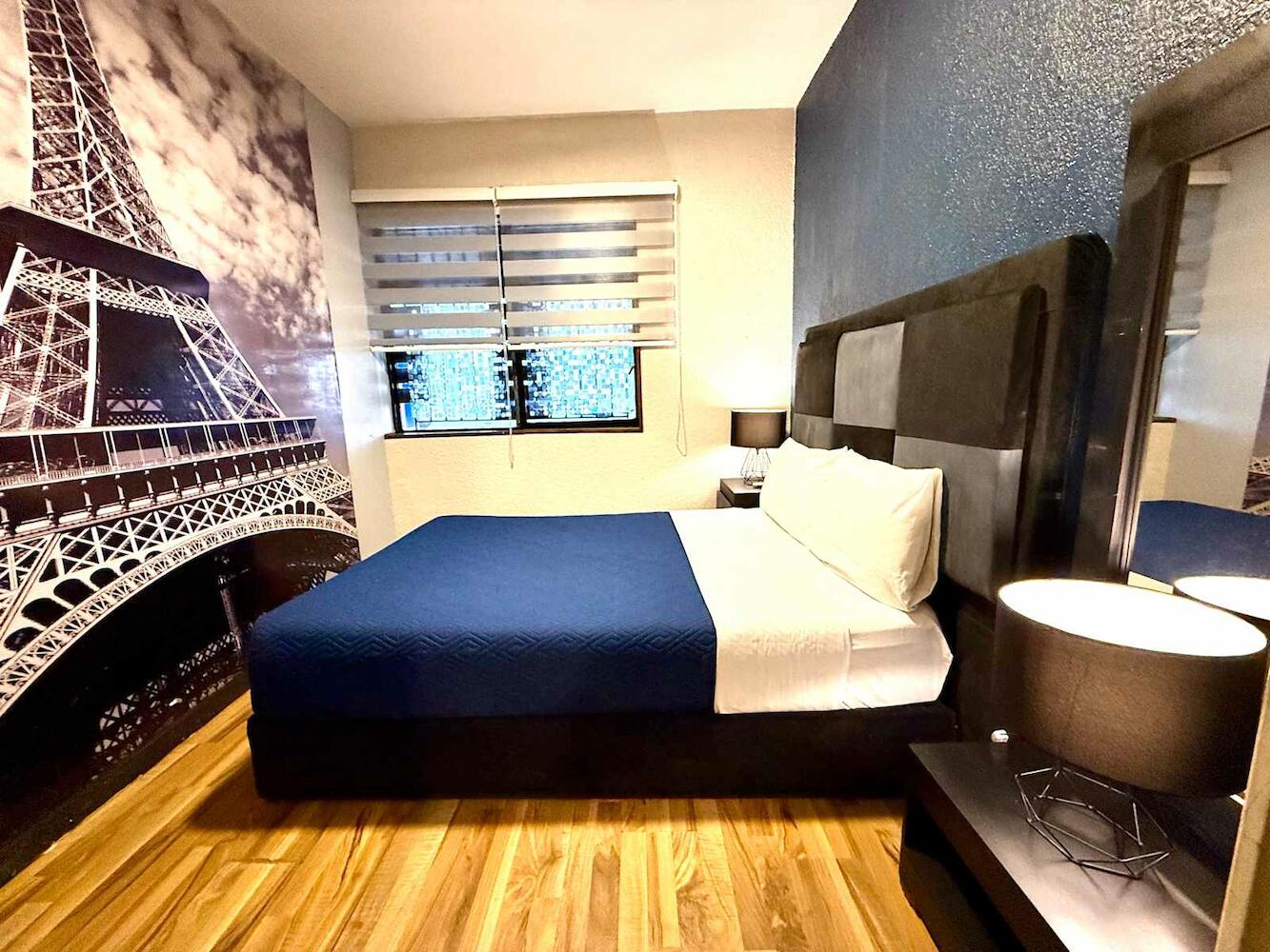 Roomies Hostel Condesa